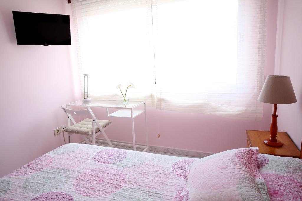 Habitaciones Castelao โอโกรเบ ภายนอก รูปภาพ
