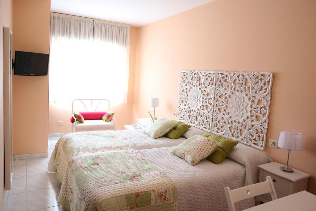 Habitaciones Castelao โอโกรเบ ภายนอก รูปภาพ